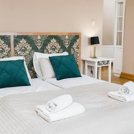 W Palacu Pod Baranami