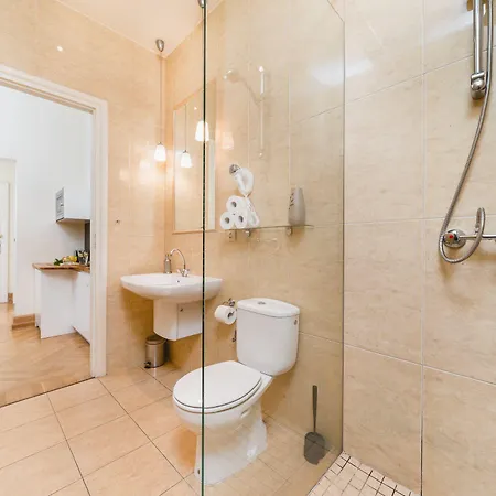 아파트 W Palacu Pod Baranami 크라쿠프