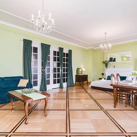 W Palacu Pod Baranami 아파트