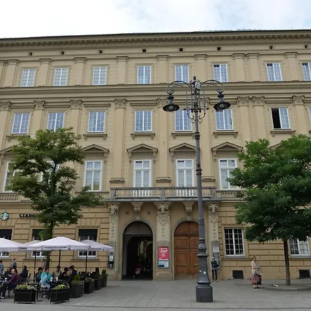 W Palacu Pod Baranami *