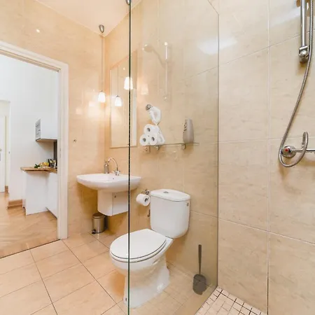 W Palacu Pod Baranami