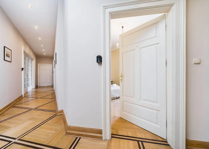 Appartamento W Palacu Pod Baranami Cracovia